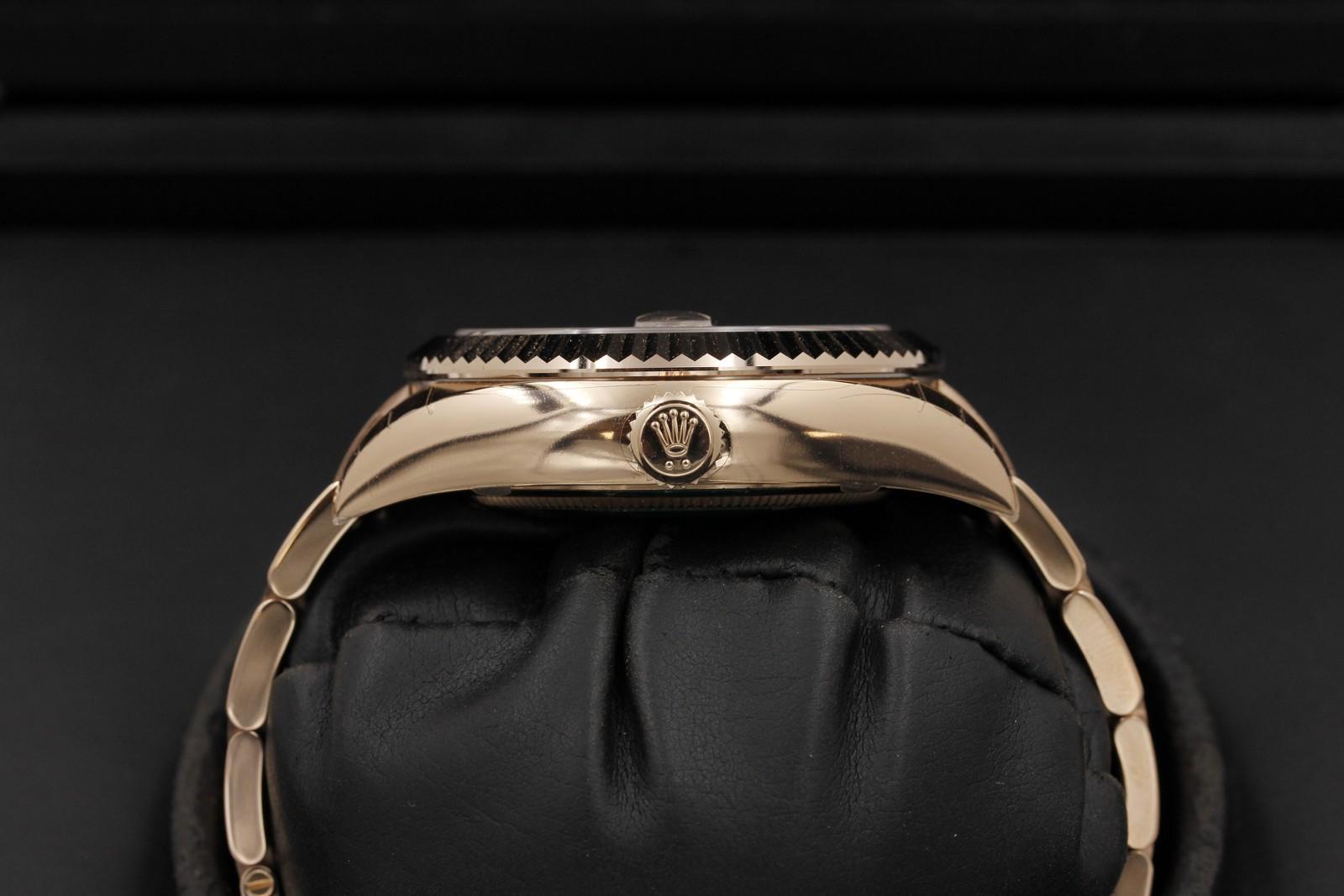 Watch Image 3