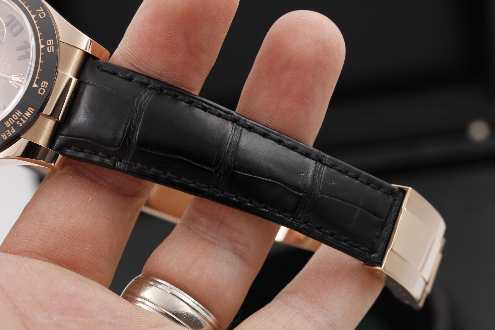 Watch Image 12