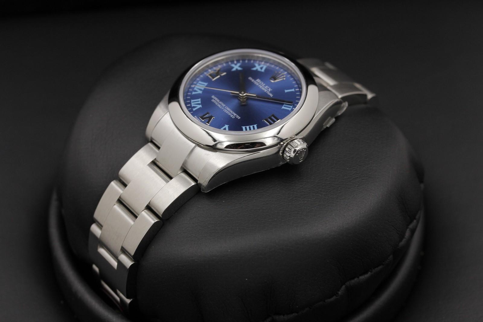 Watch Image 2