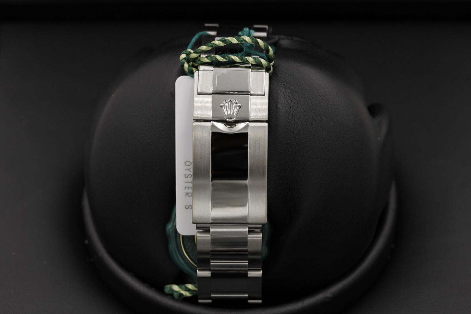 Watch Image 7