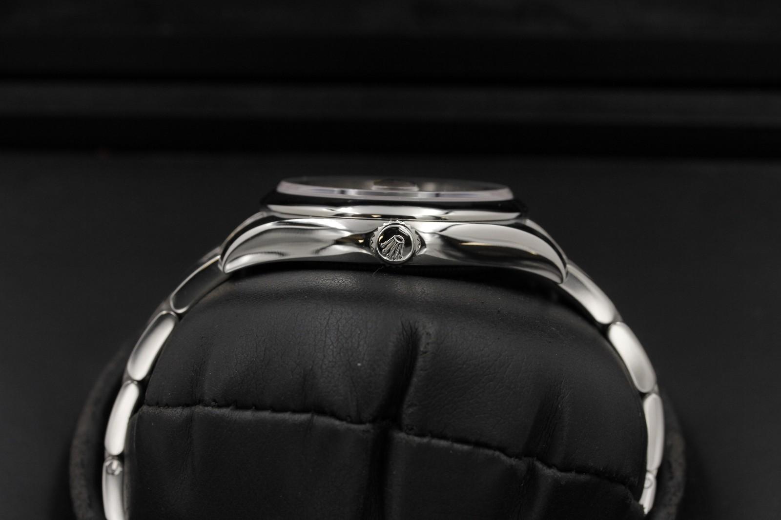 Watch Image 3