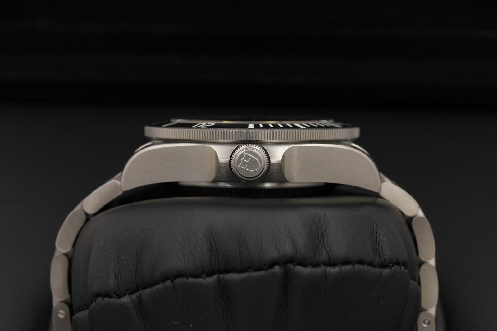 Watch Image 3