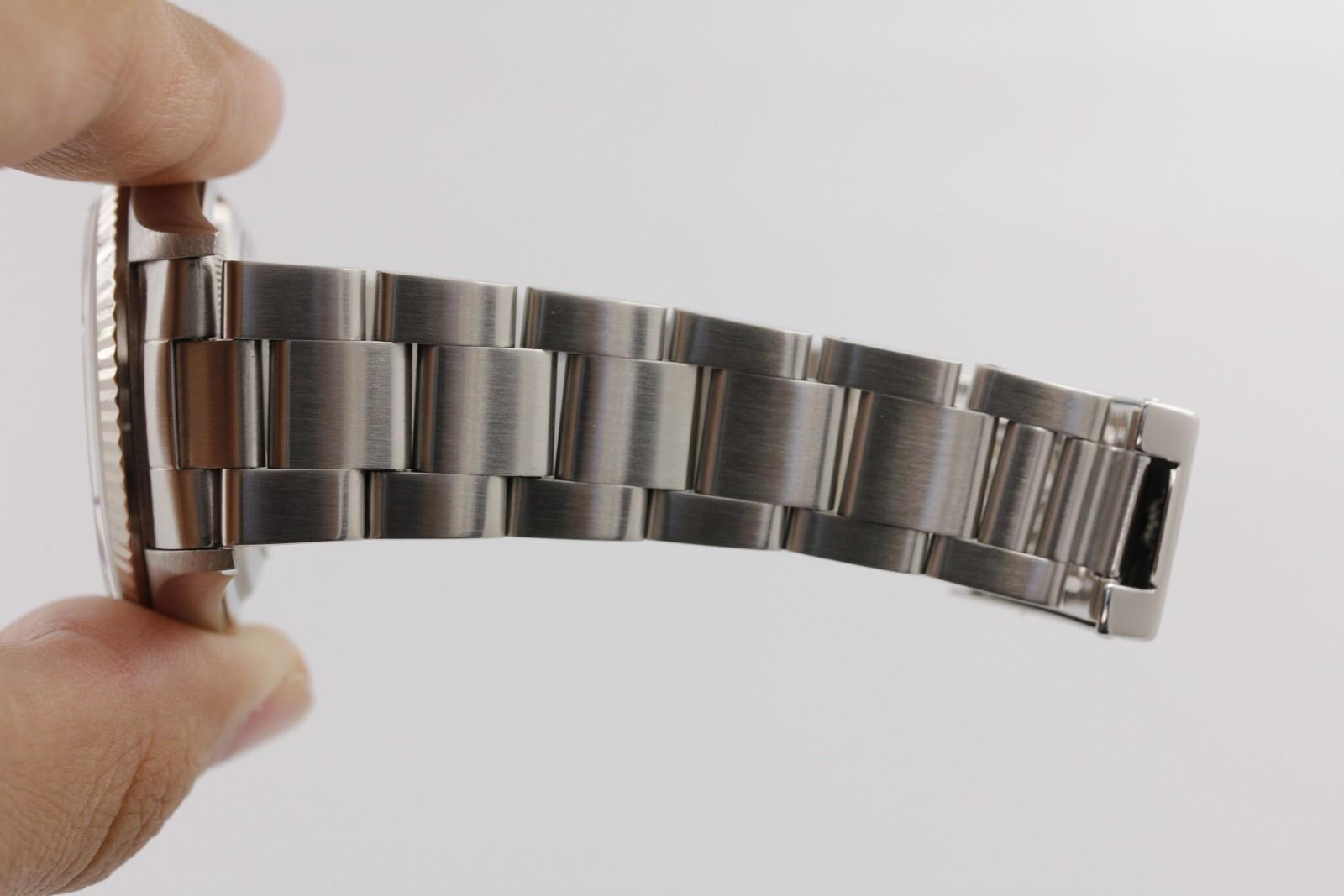 Watch Image 10