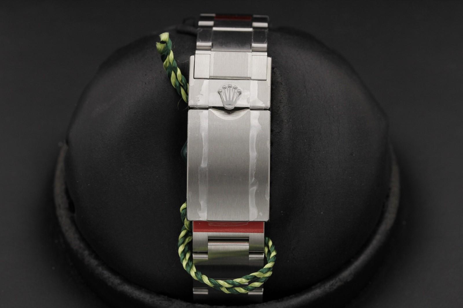 Watch Image 7