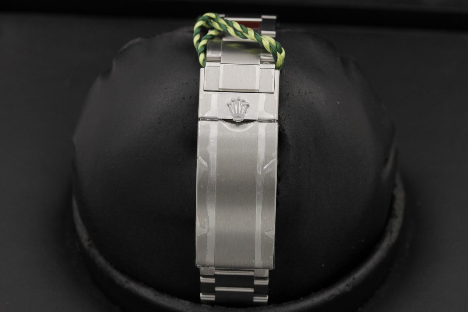 Watch Image 7