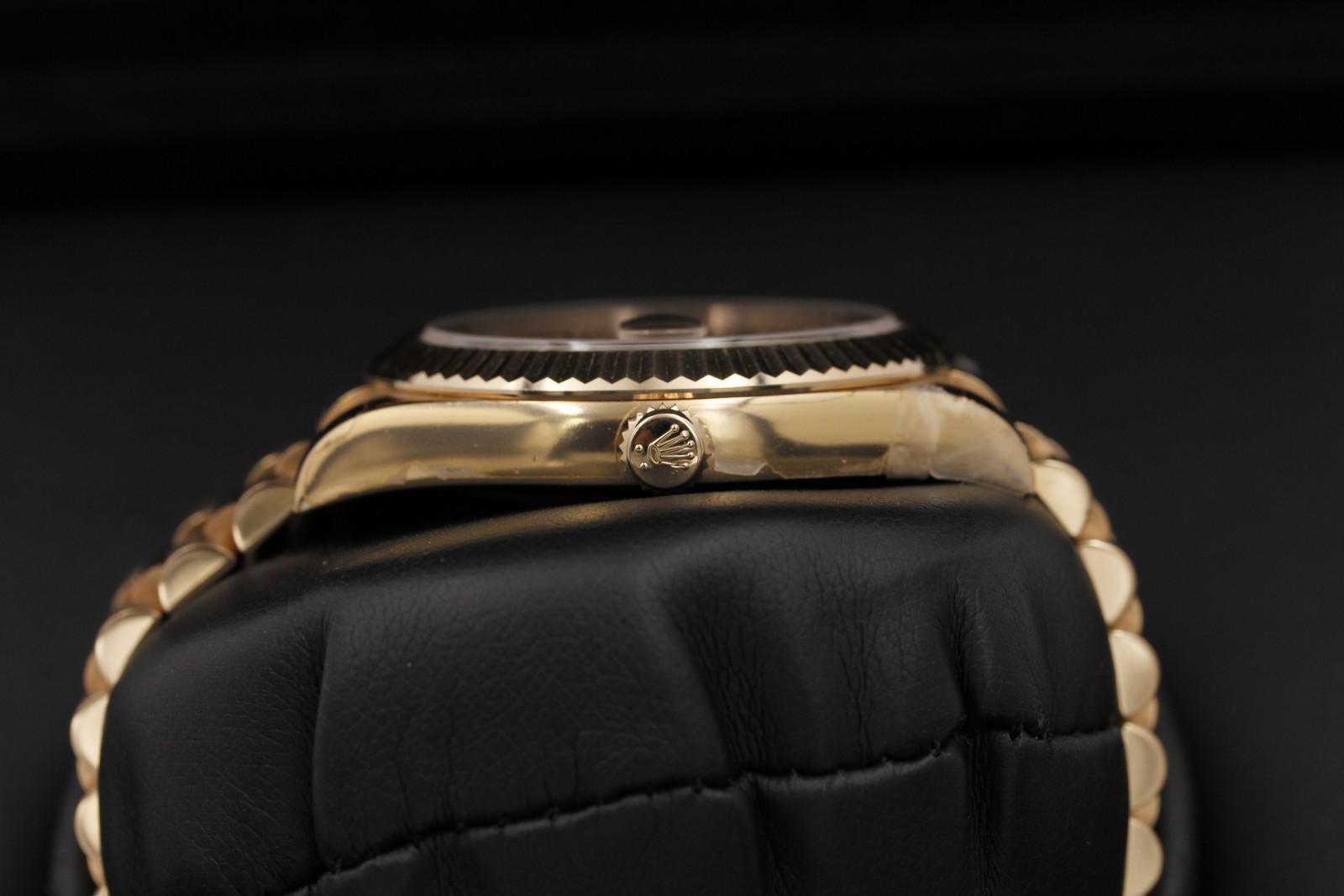 Watch Image 3