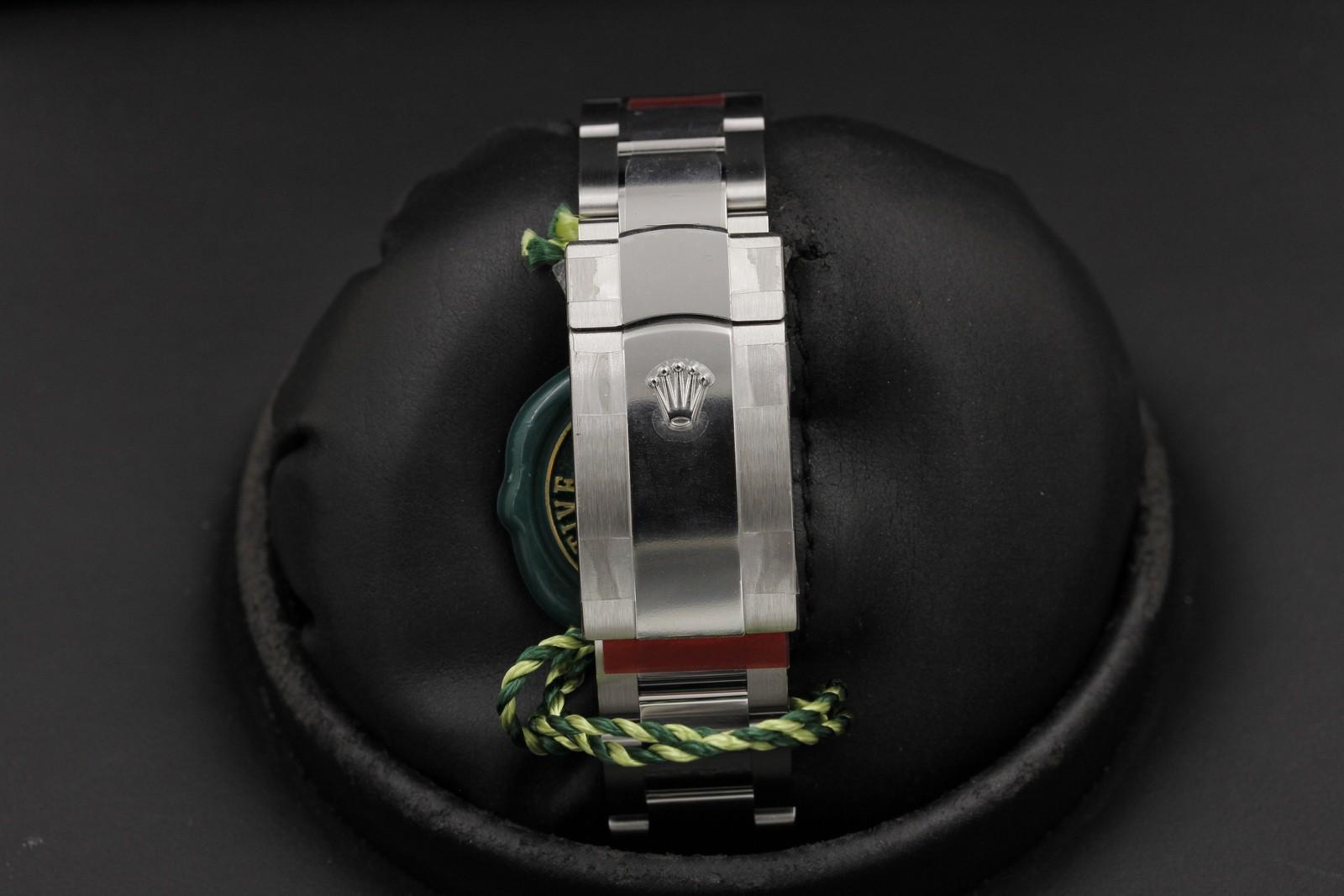 Watch Image 7