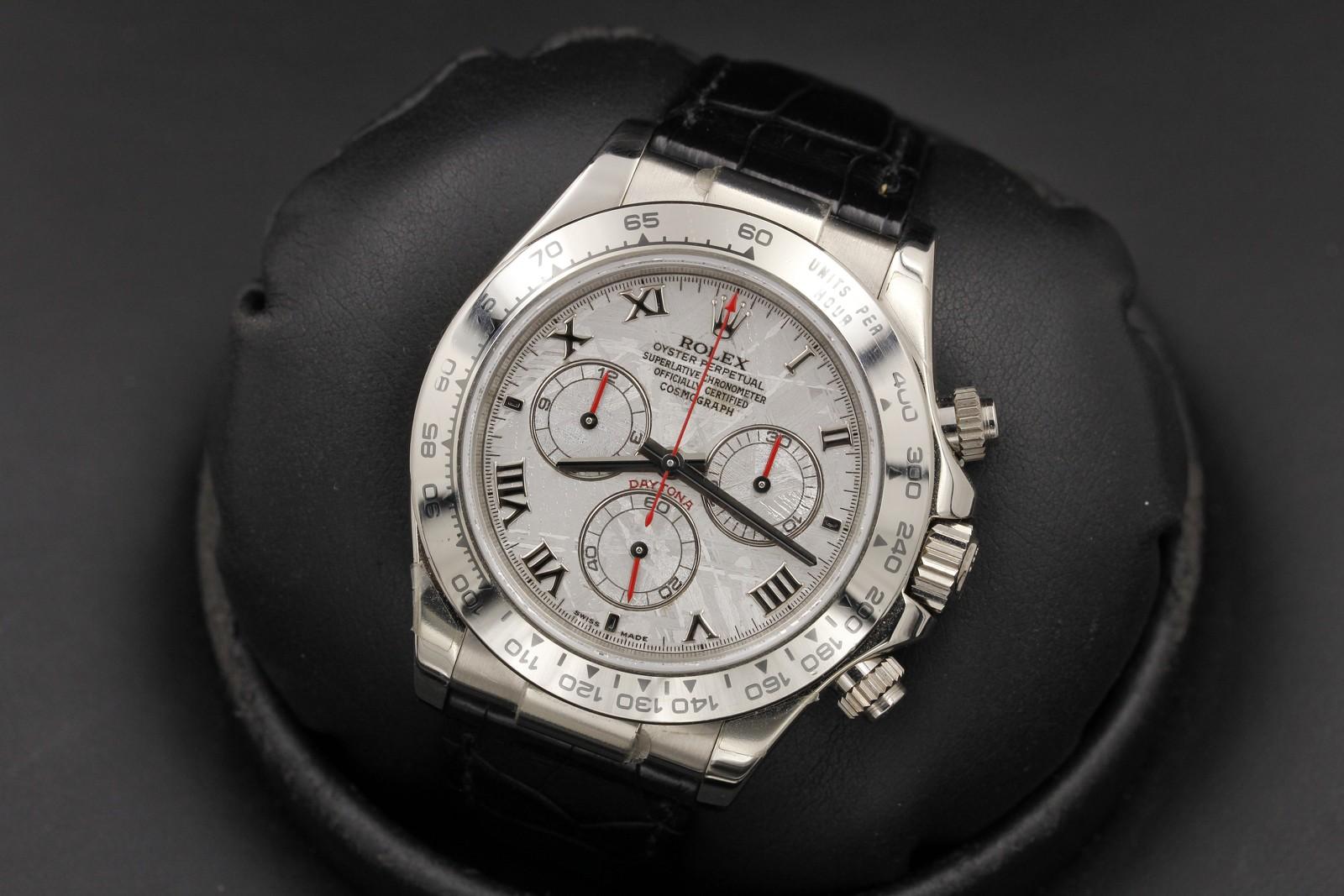 Watch Image 9