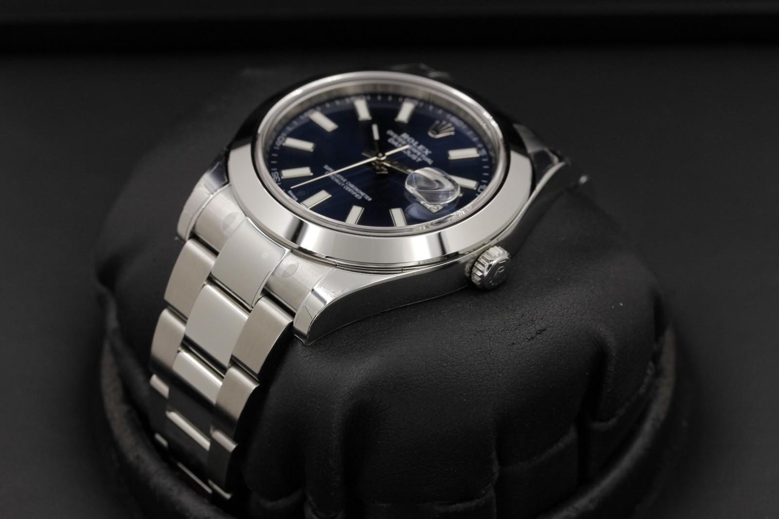 Watch Image 4