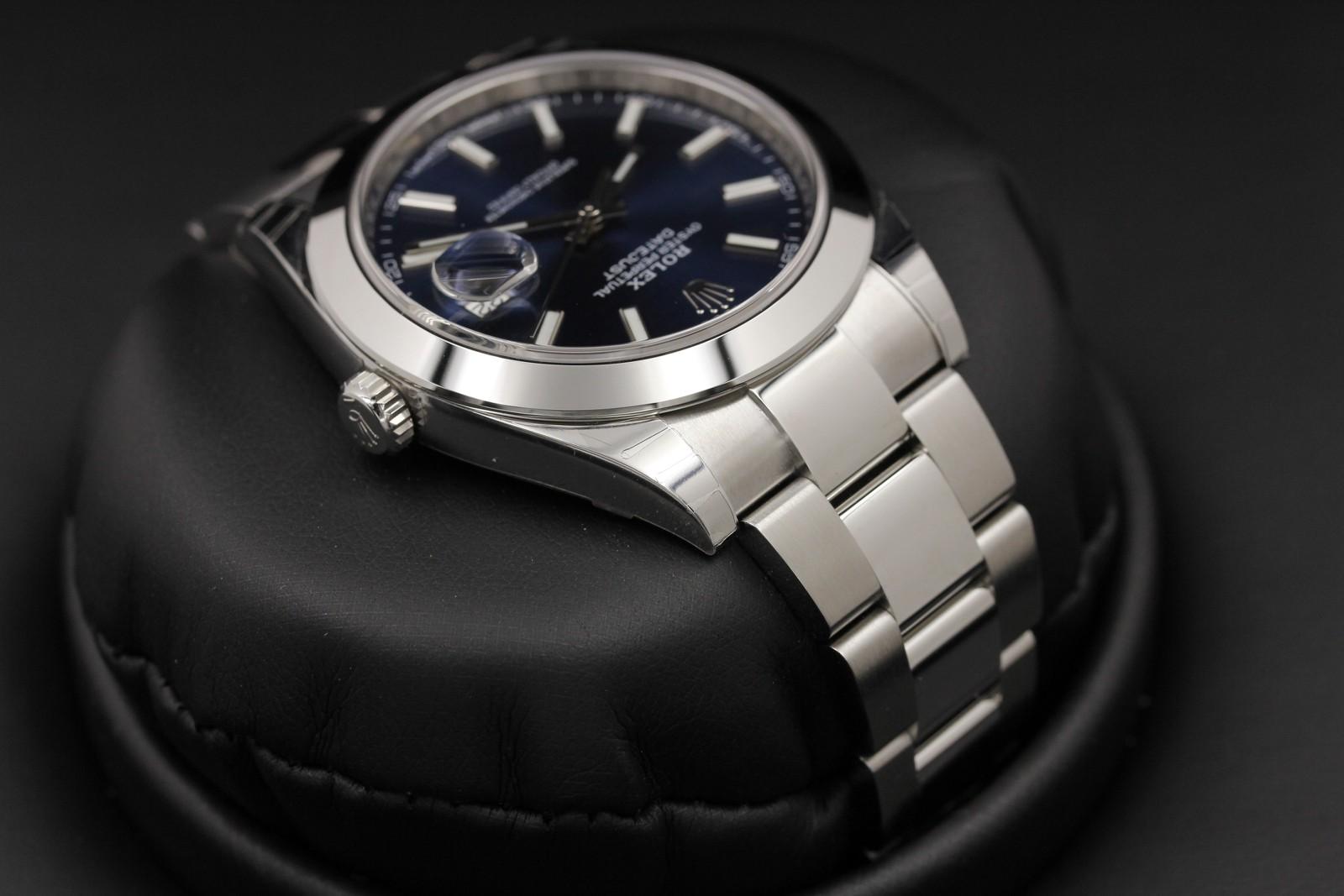 Watch Image 4