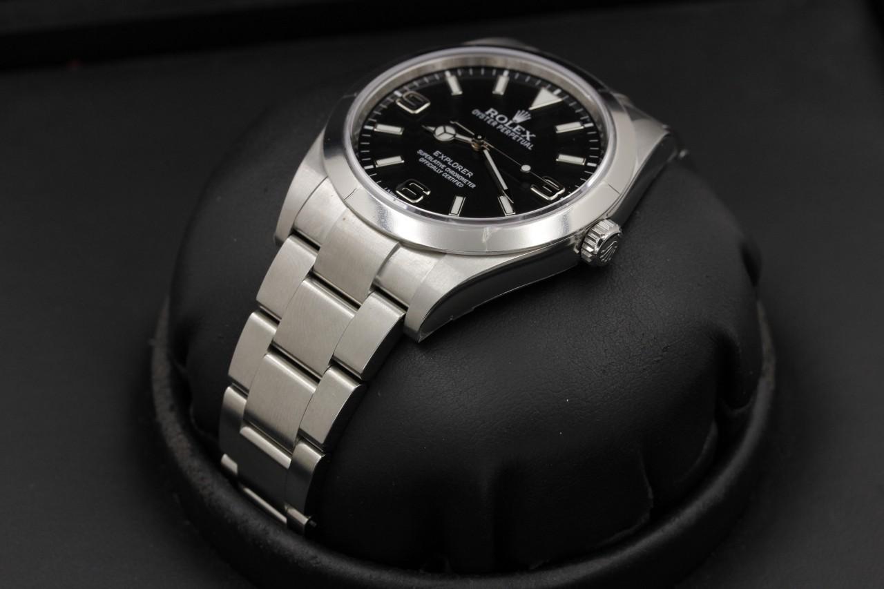 Watch Image 2