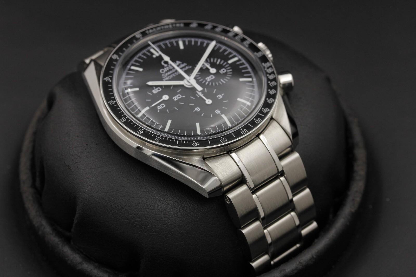 Watch Image 6