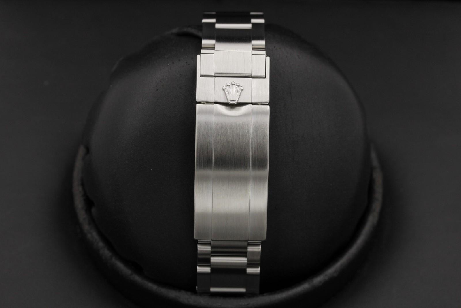Watch Image 7