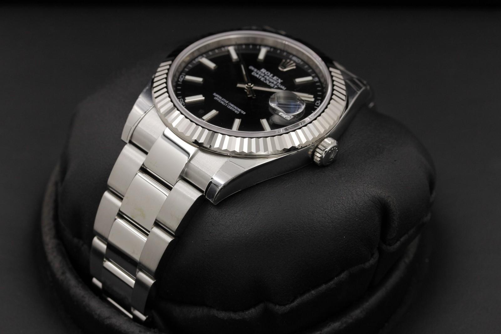 Watch Image 2