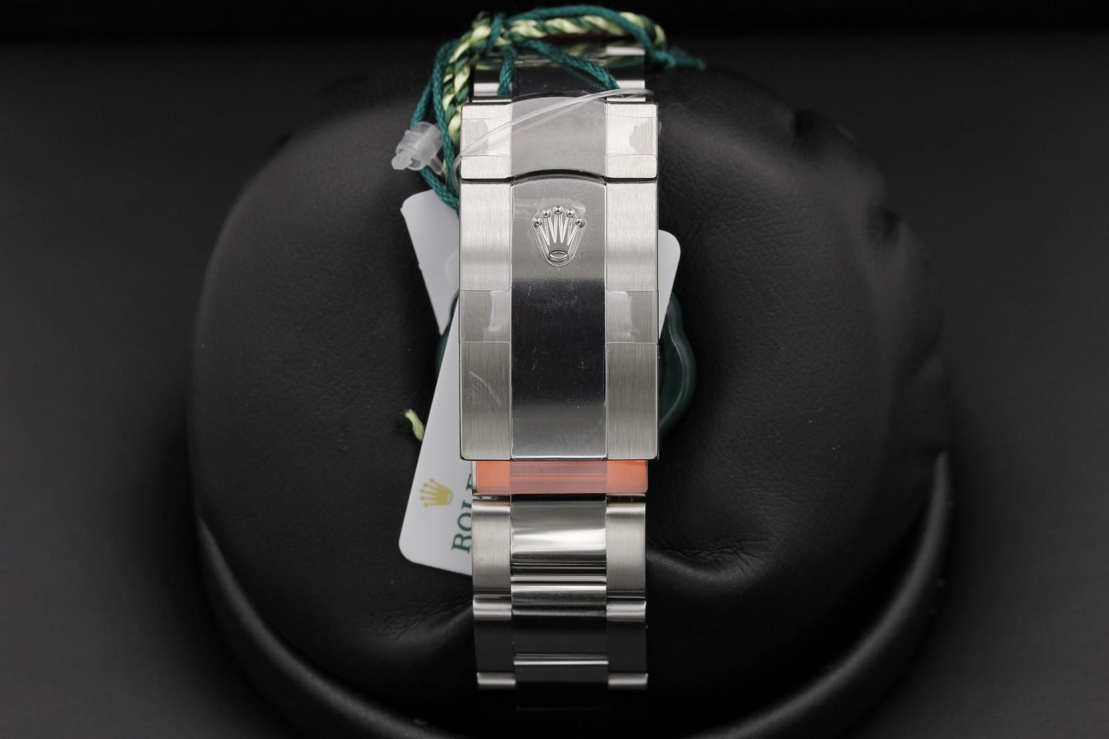 Watch Image 7