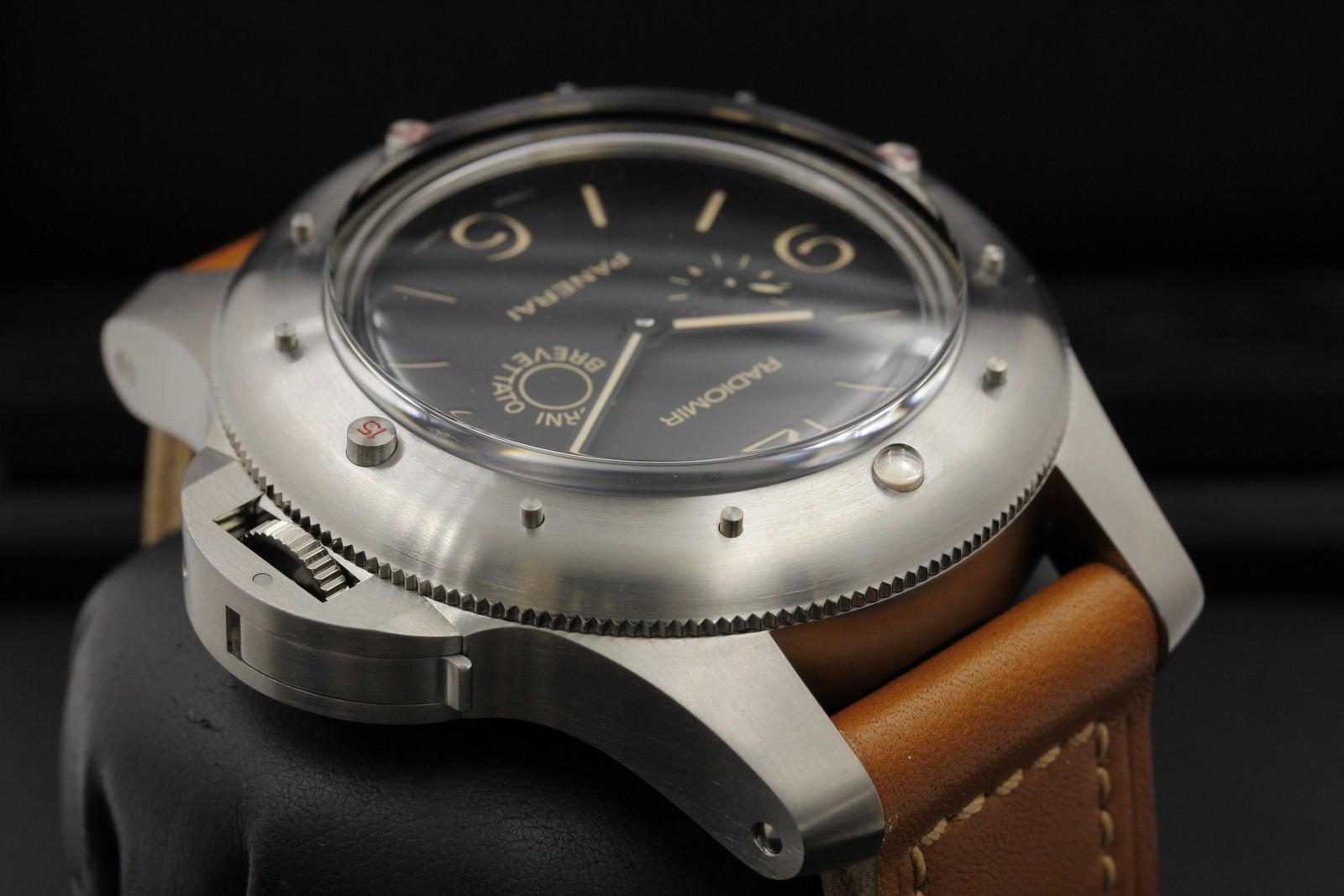 Watch Image 4