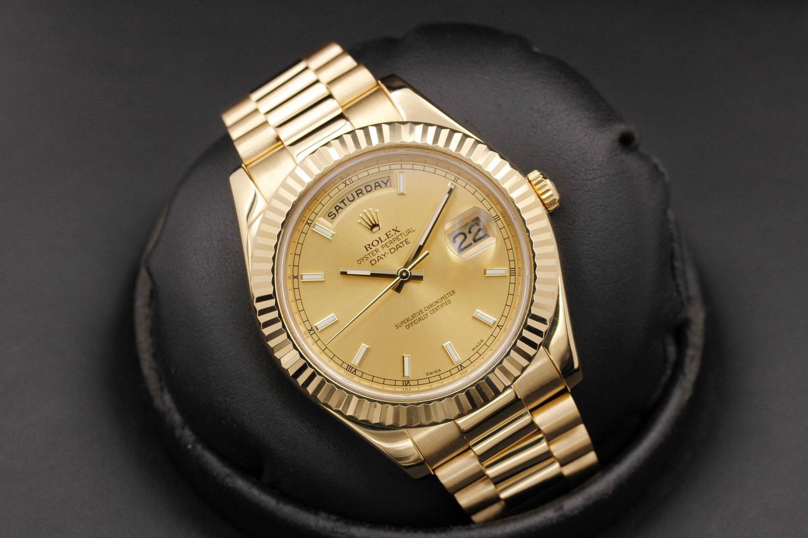 Watch Image 9