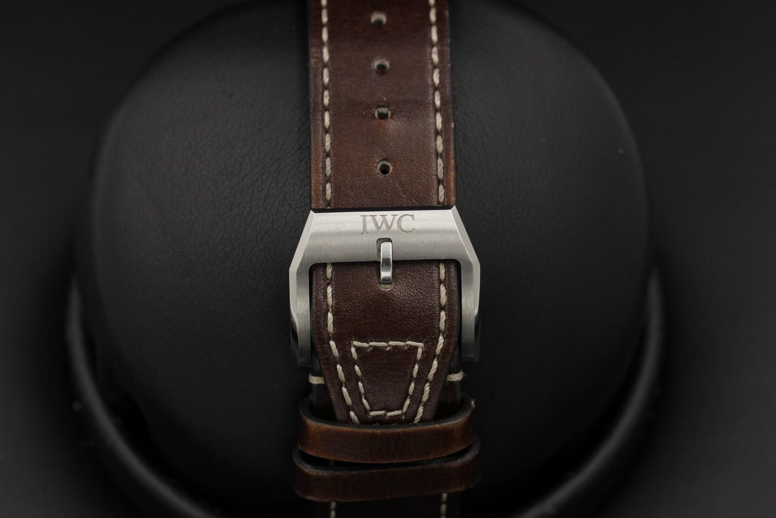 Watch Image 7