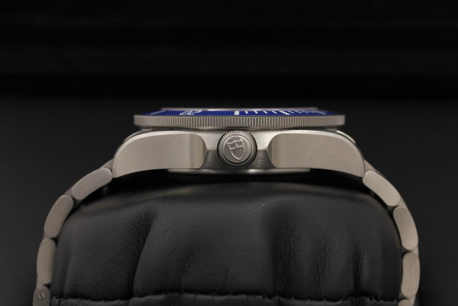 Watch Image 3