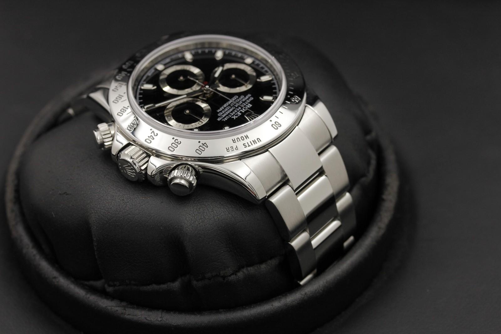 Watch Image 4