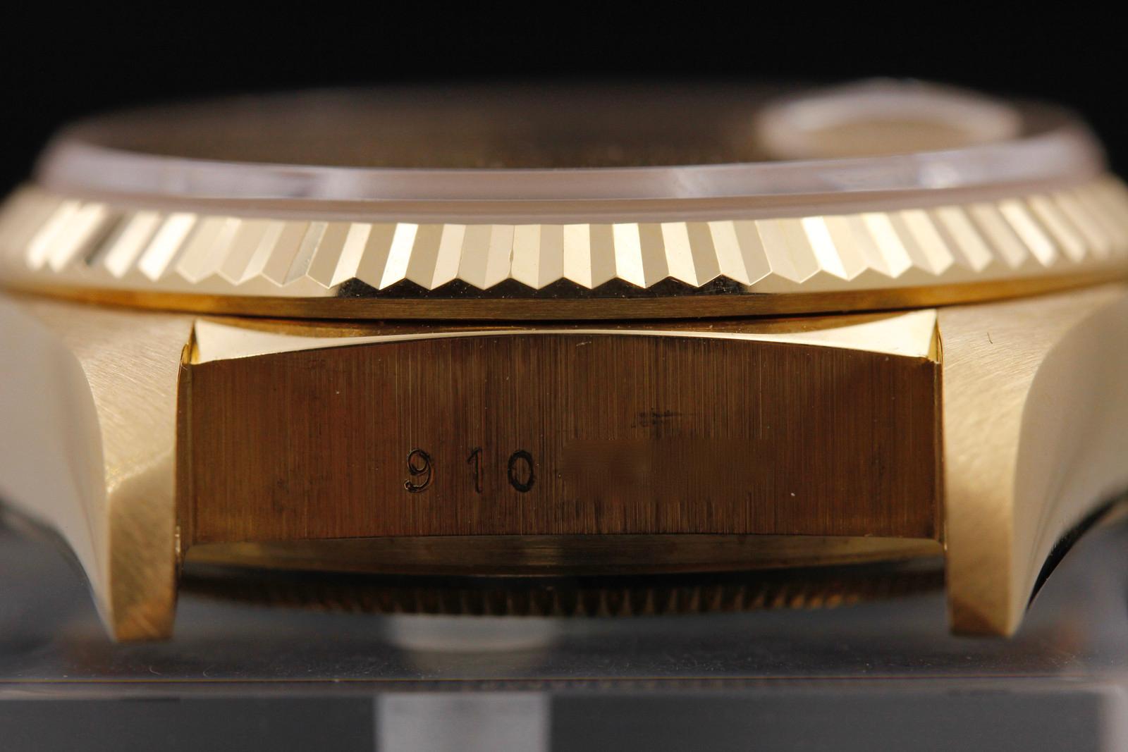 Watch Image 12
