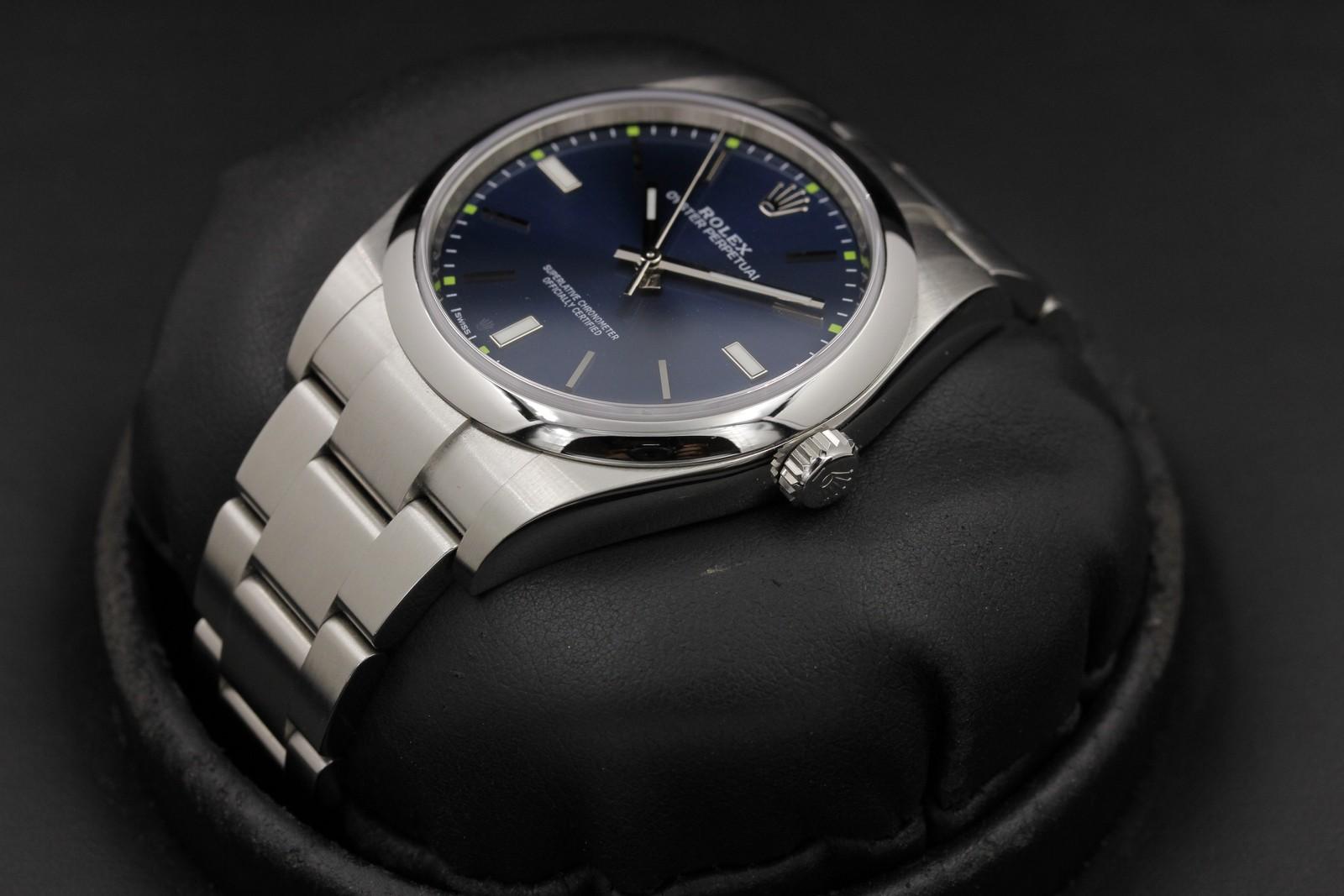 Watch Image 2
