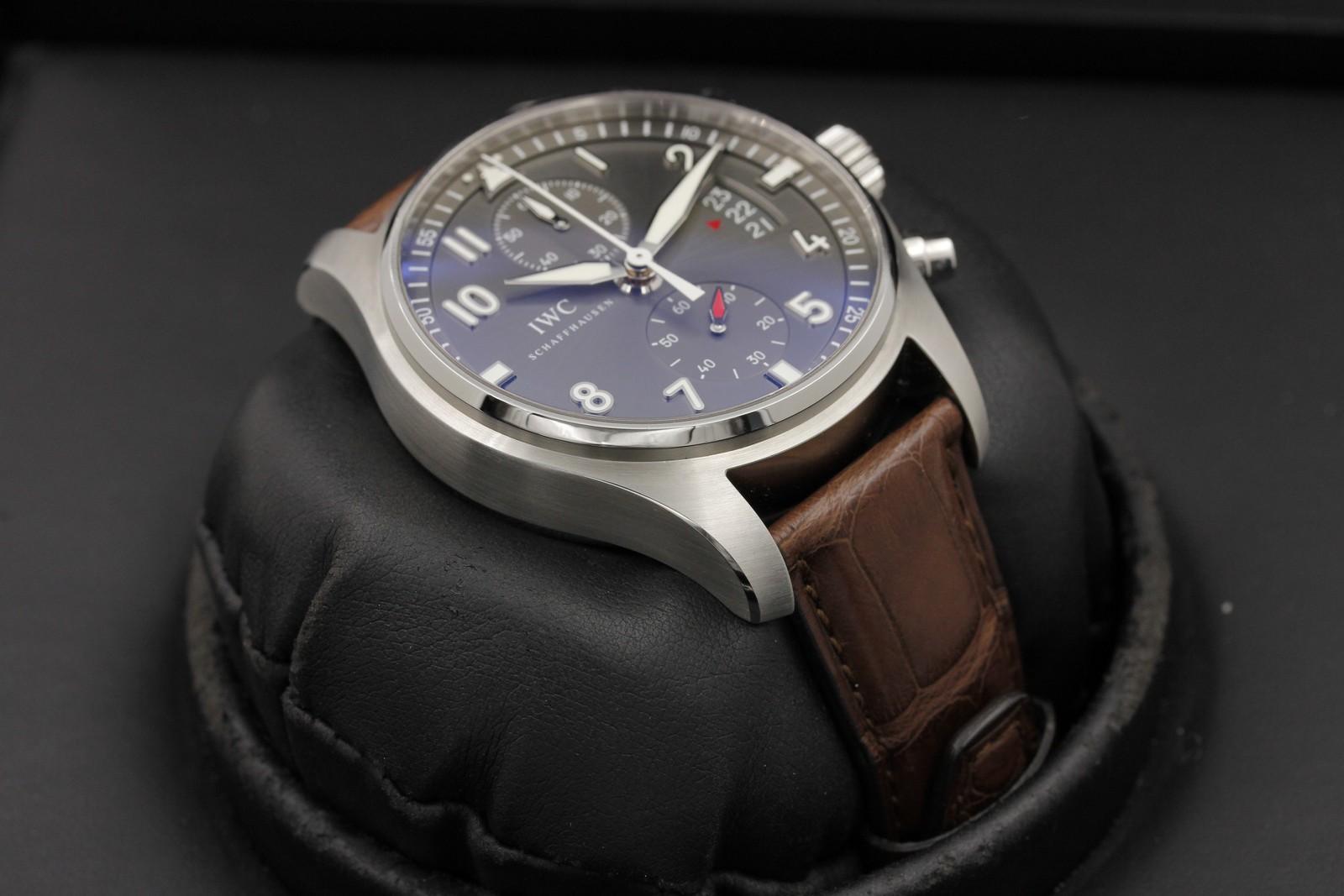 Watch Image 6