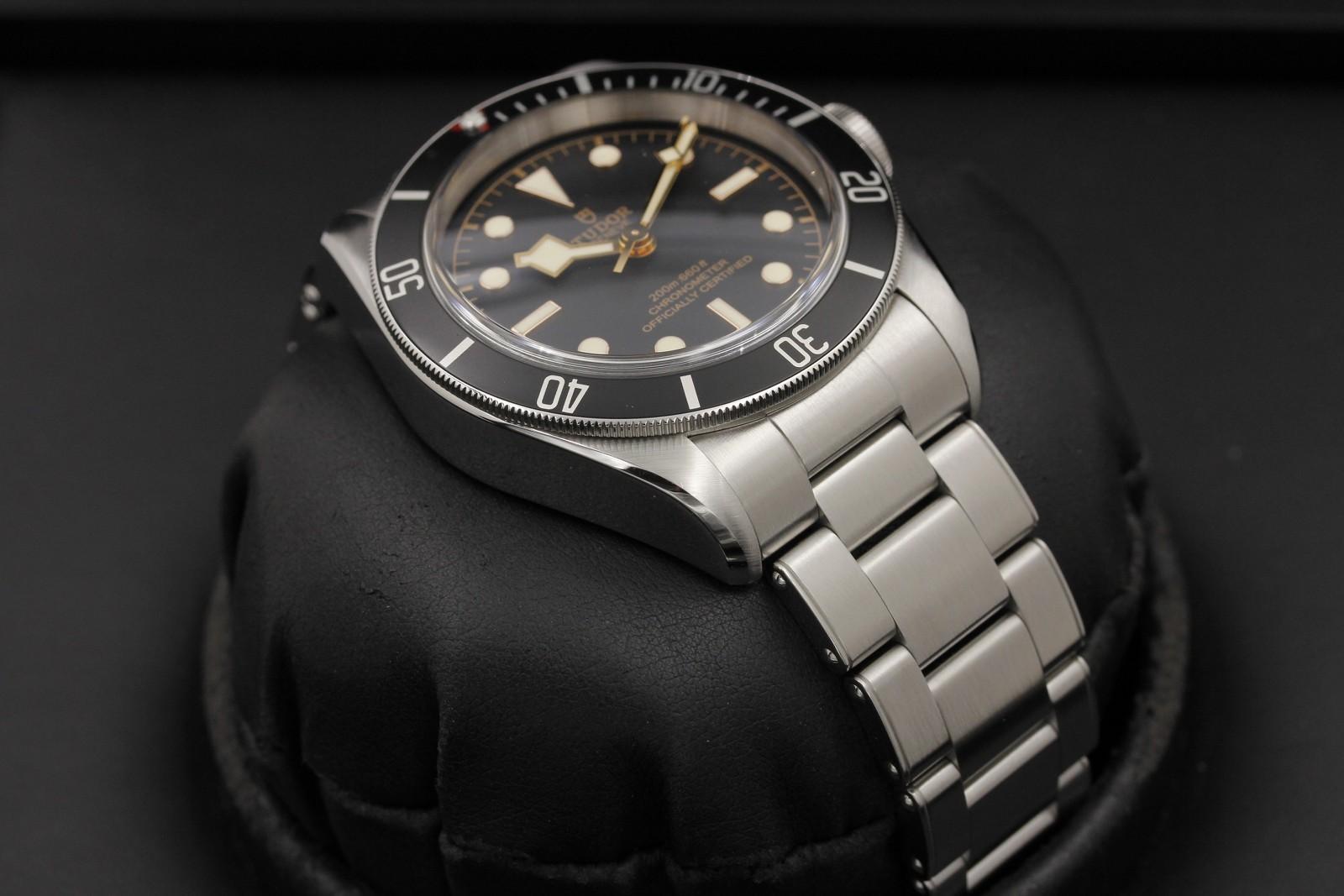 Watch Image 6