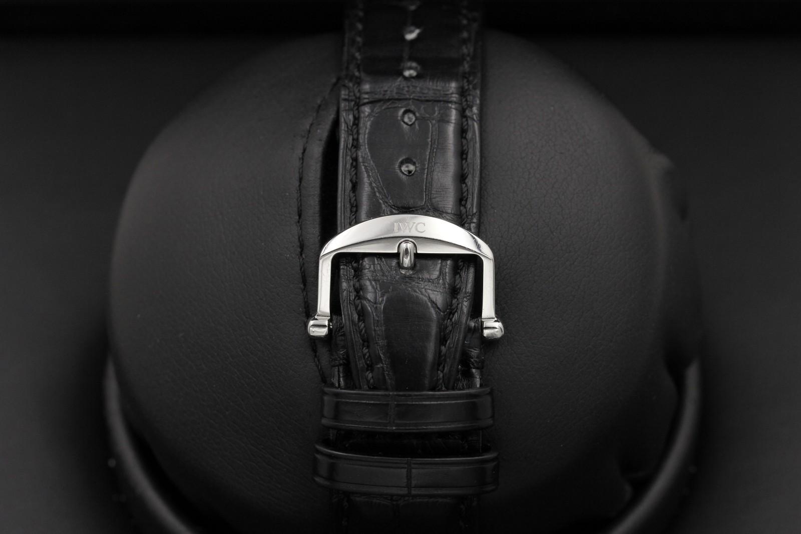 Watch Image 7