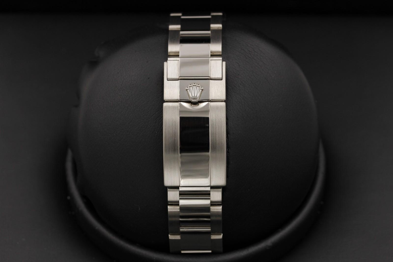 Watch Image 7