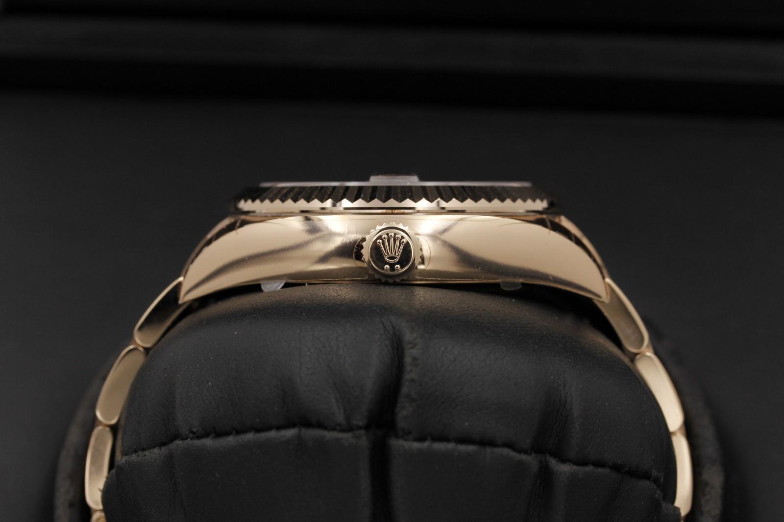Watch Image 3