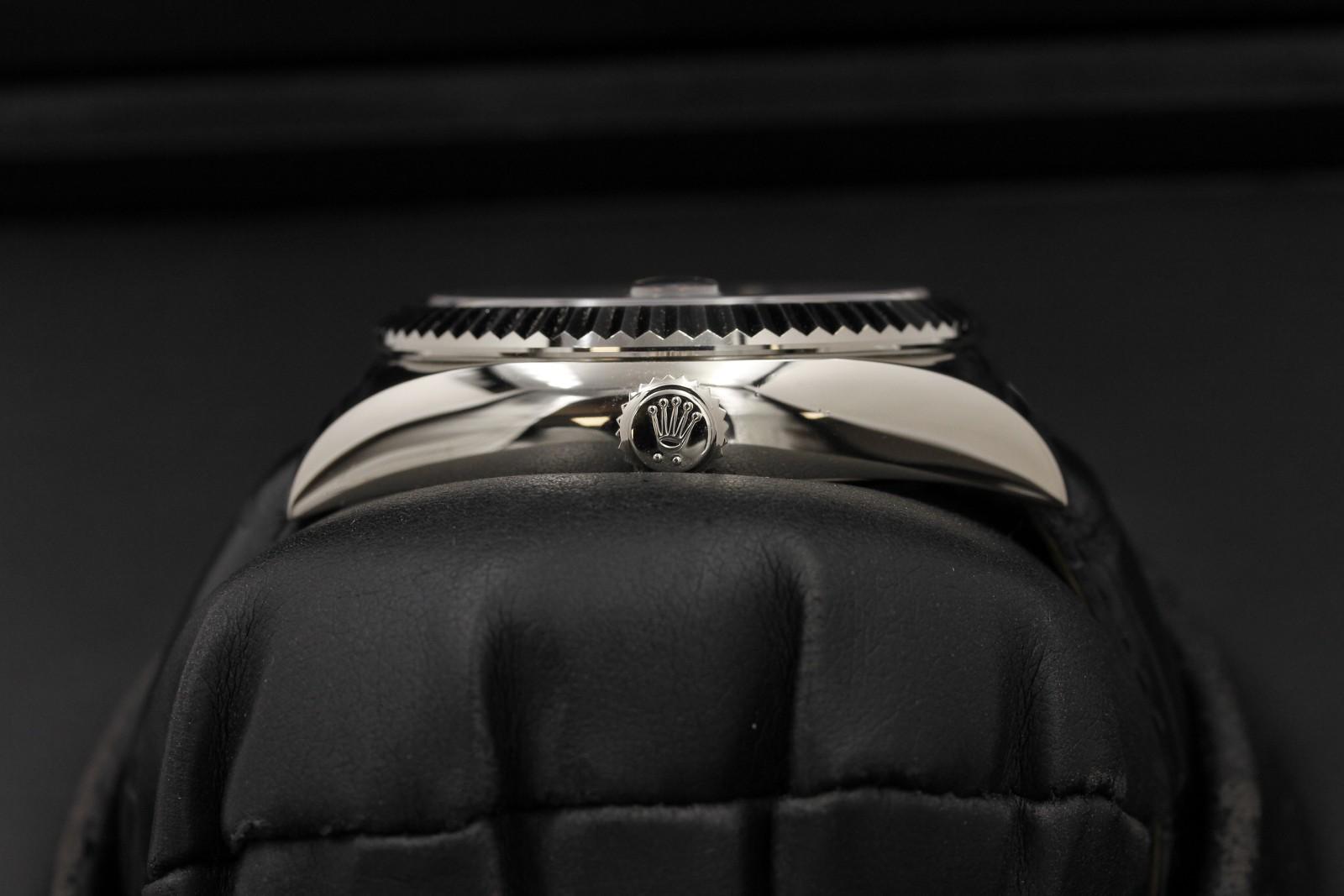 Watch Image 3