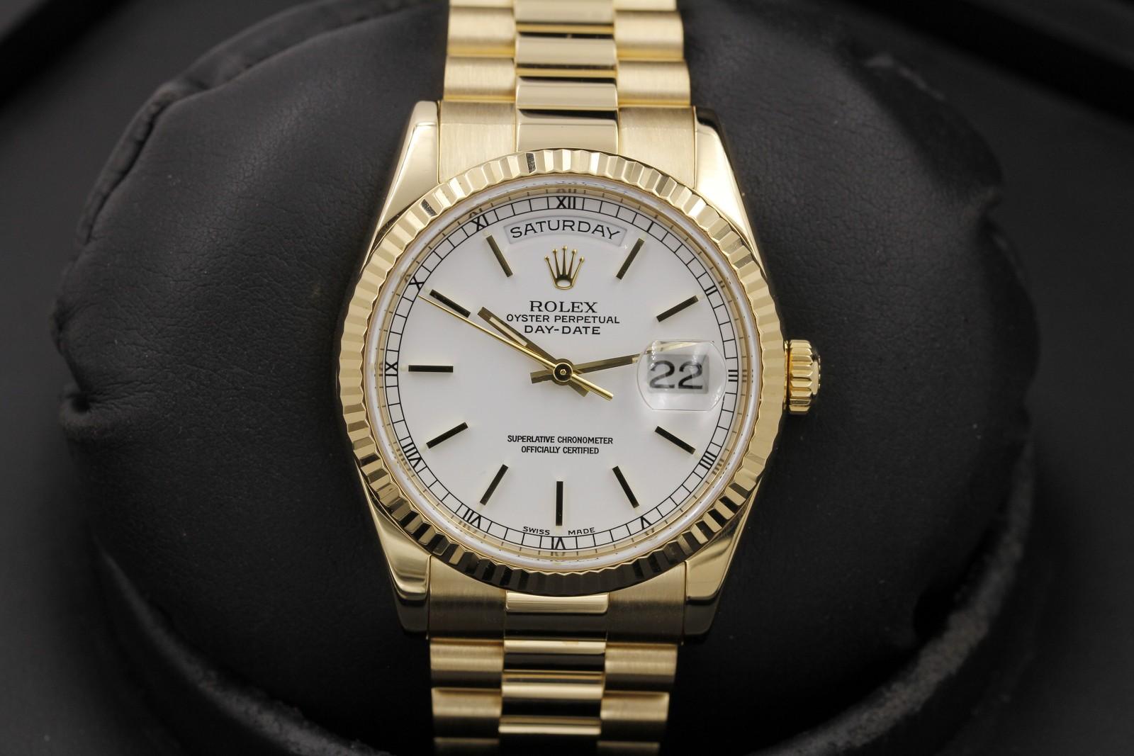 Watch Image 11