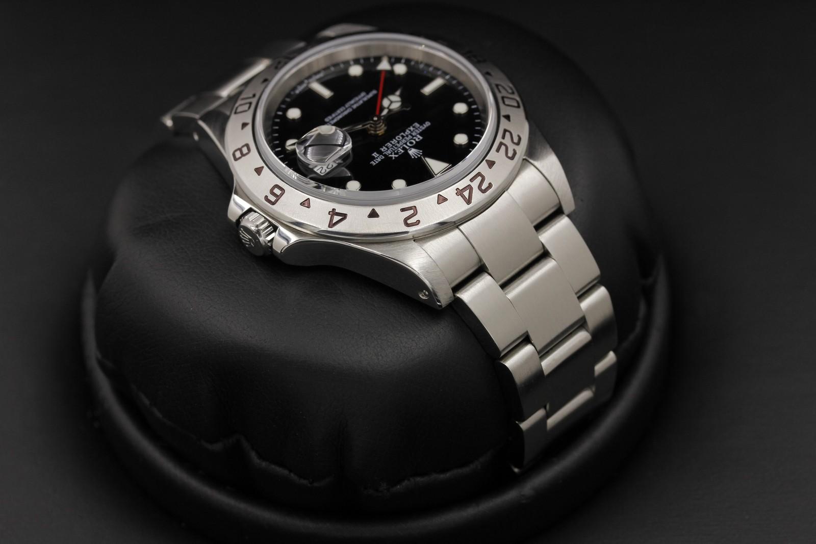 Watch Image 4