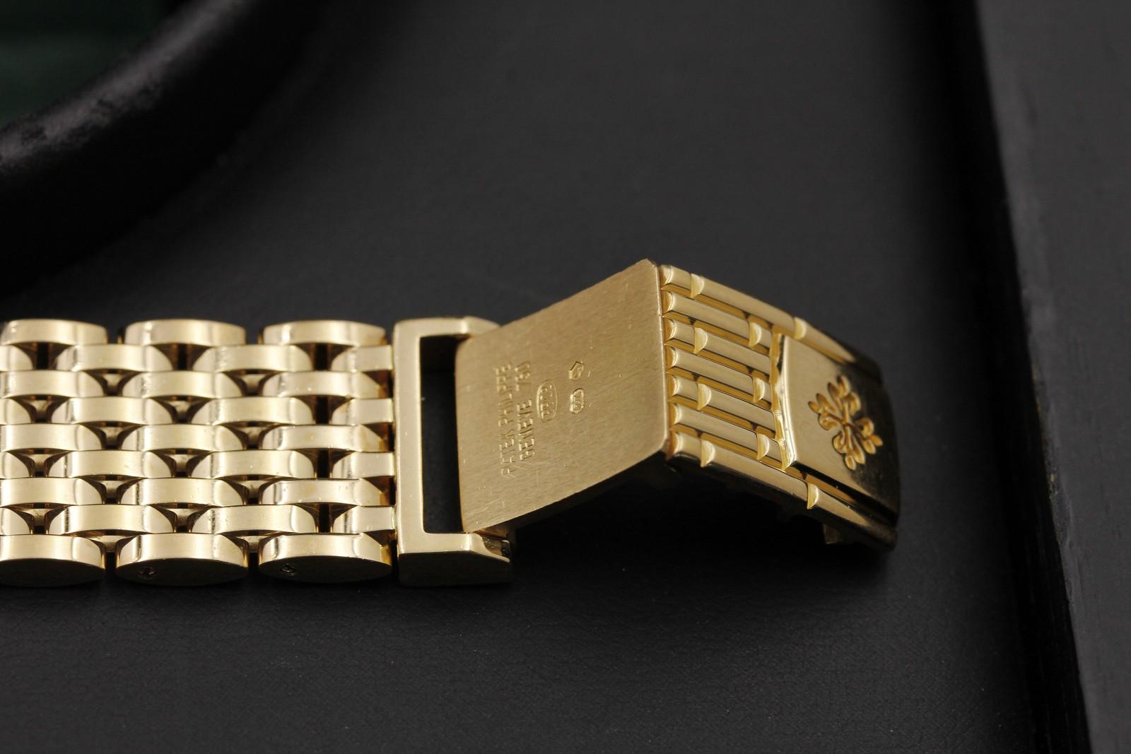 Watch Image 9