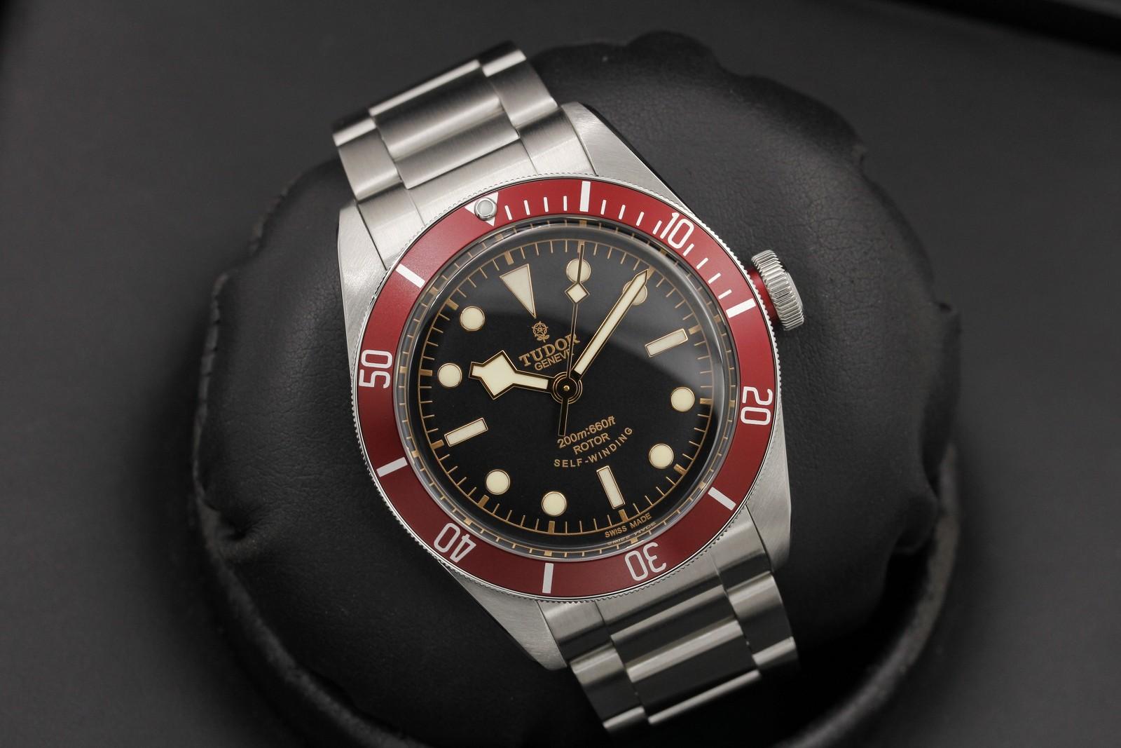 Watch Image 10