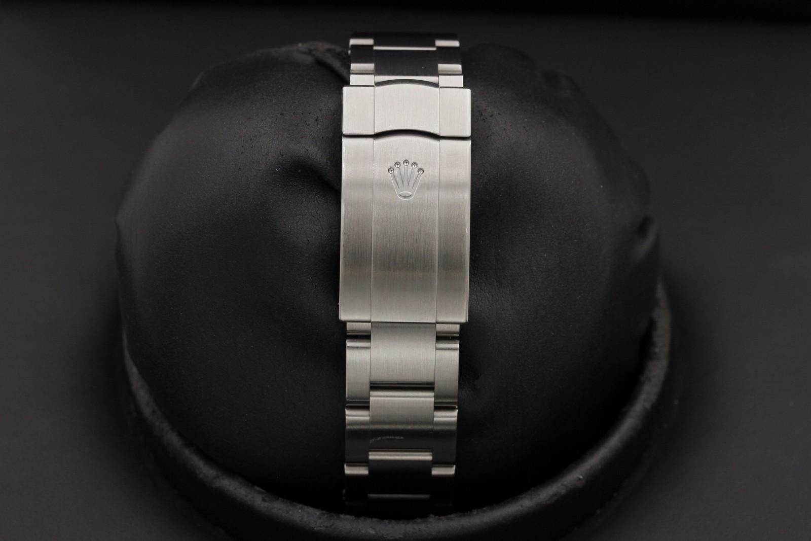 Watch Image 7