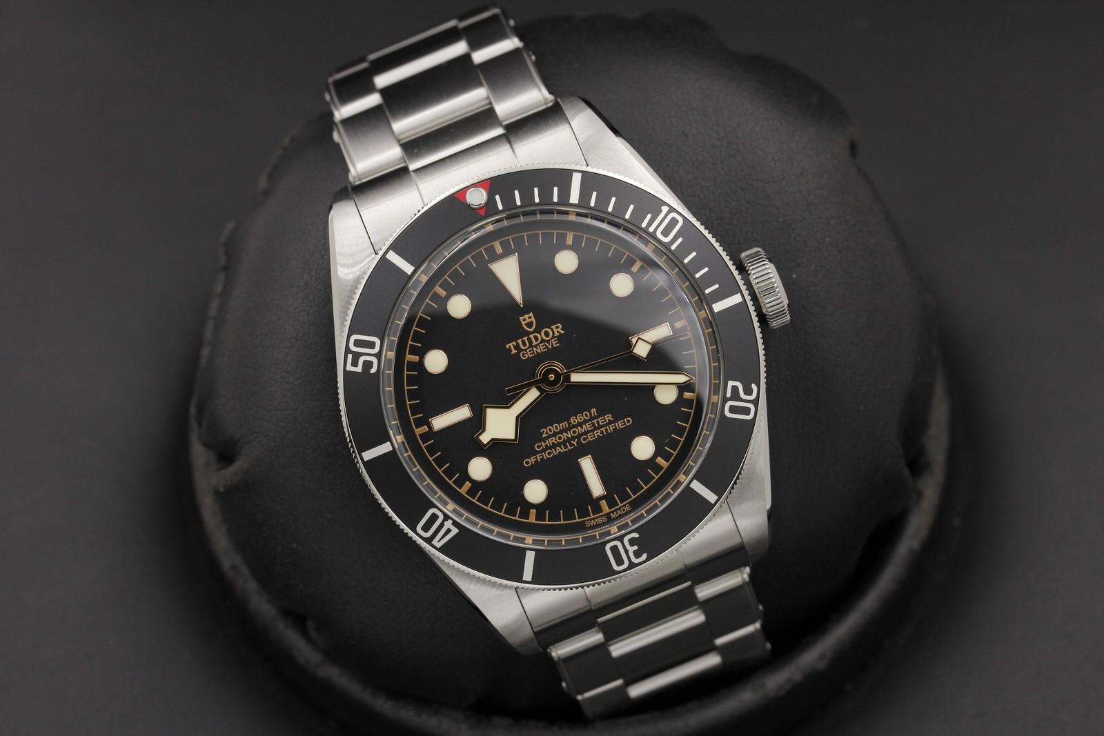 Watch Image 9