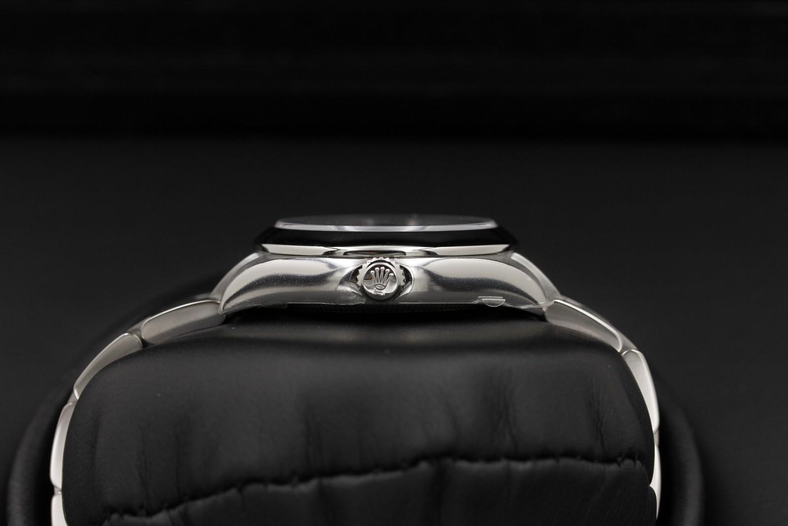 Watch Image 3