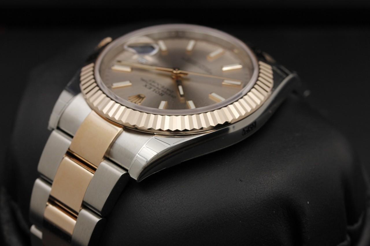 Watch Image 6