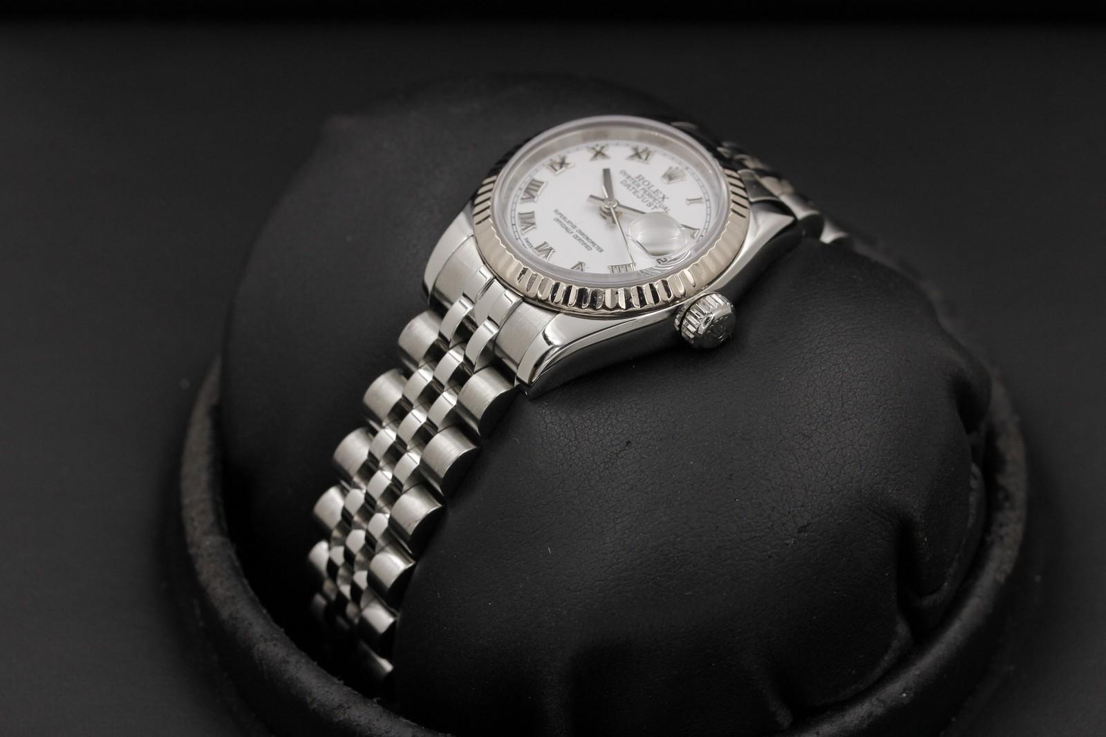 Watch Image 2