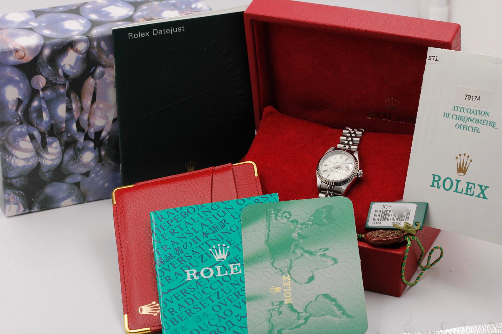 Watch Image 11