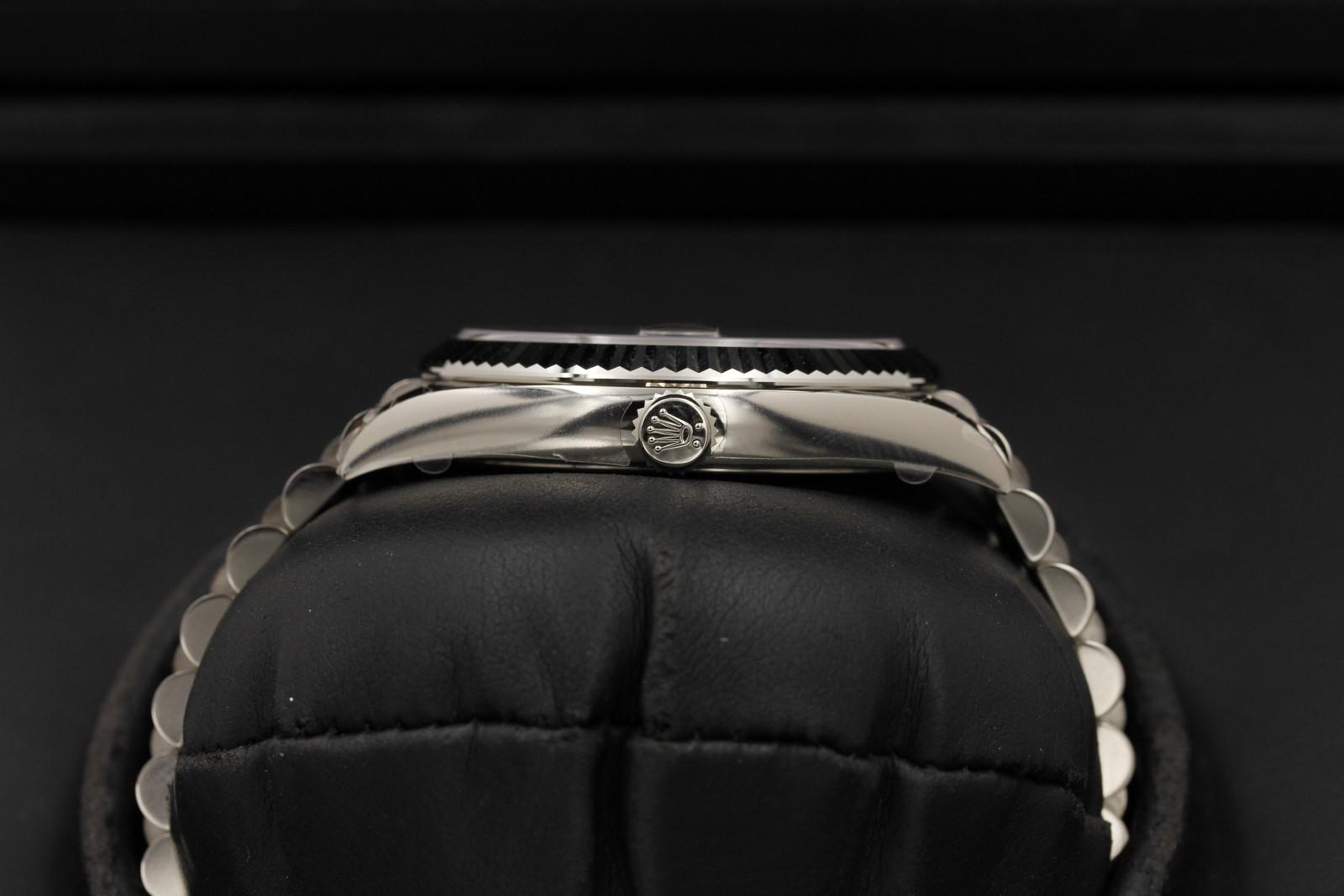 Watch Image 3