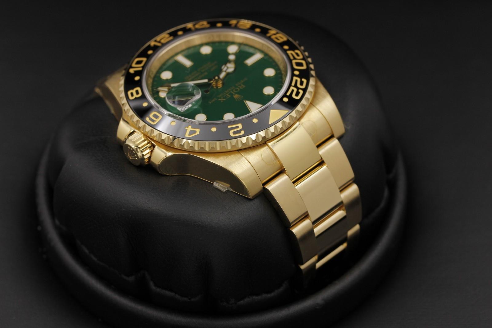 Watch Image 4