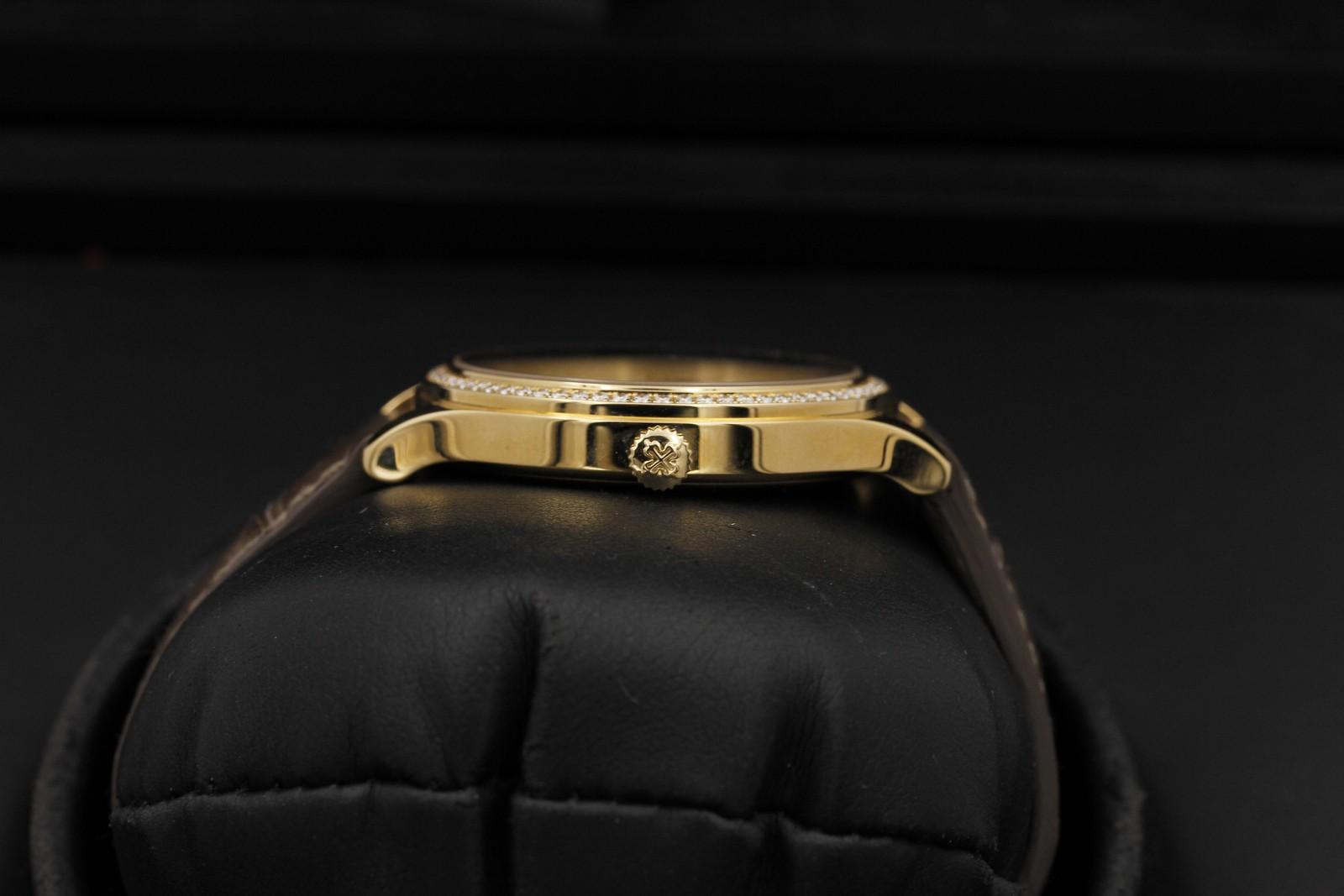 Watch Image 3