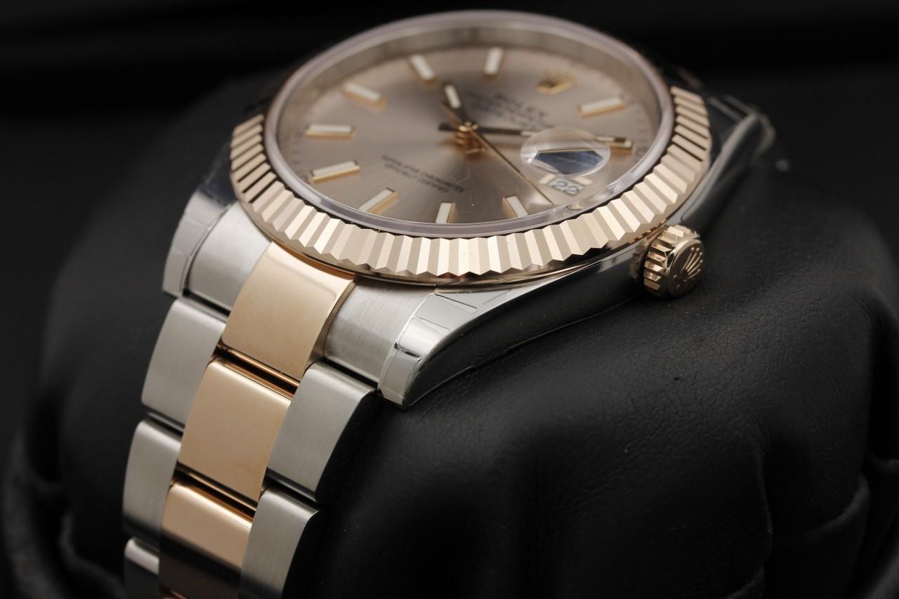 Watch Image 2