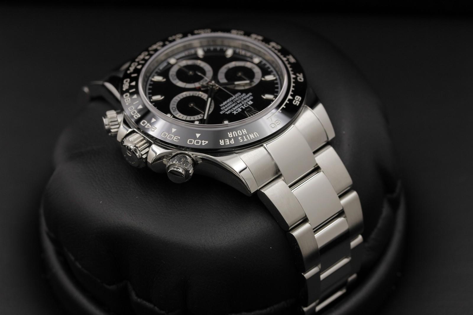 Watch Image 4