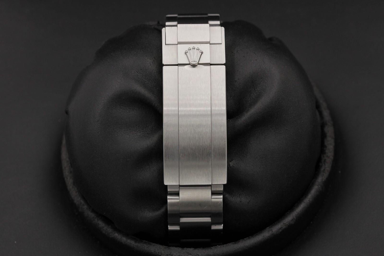 Watch Image 8