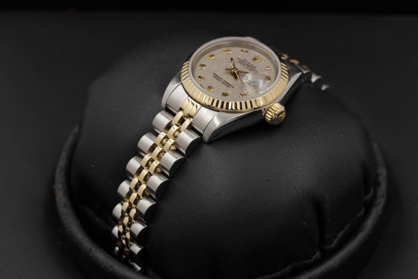 Watch Image 2