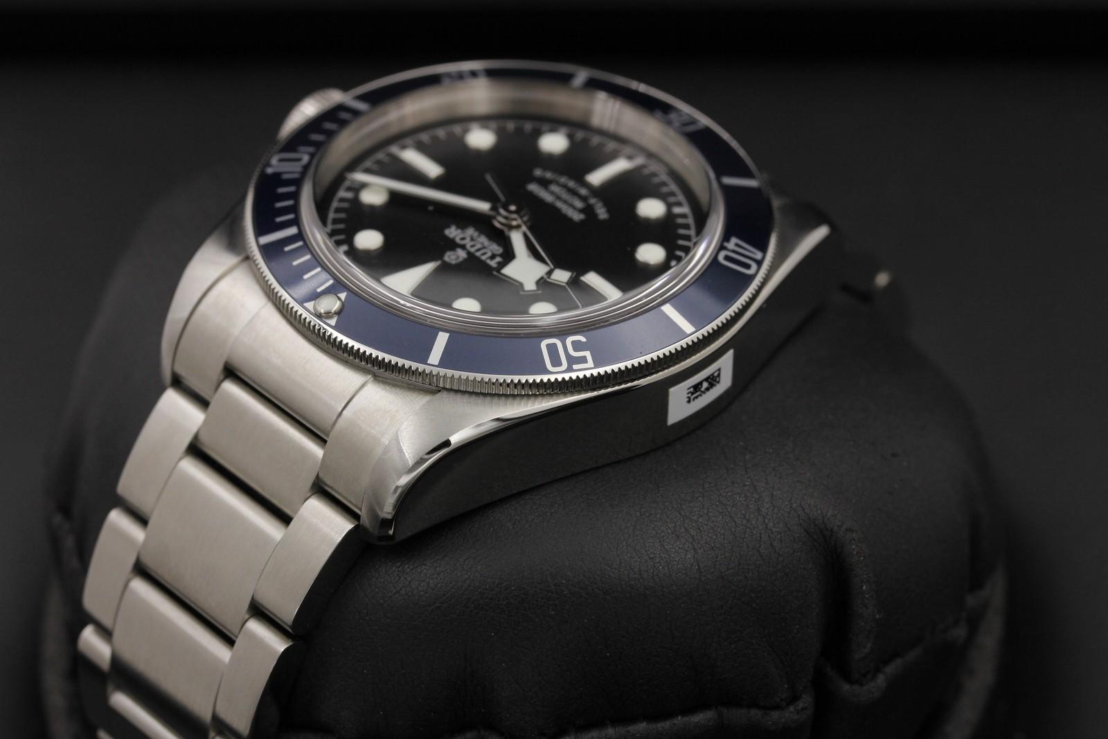 Watch Image 5